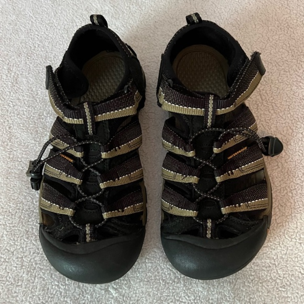 Keen Youth Outdoor Green and Black Sandals